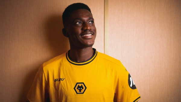 Nasser Djiga signe à Wolverhampton Wanderers FC